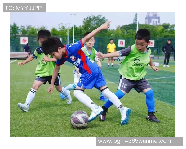 虹口足球场激情四溢的比赛盛况回顾与精彩瞬间分享