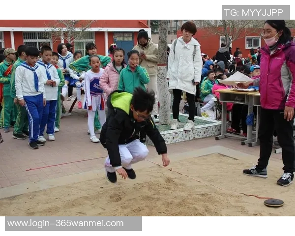 足球宝贝评选盛典揭幕展现青春魅力与运动激情的完美结合